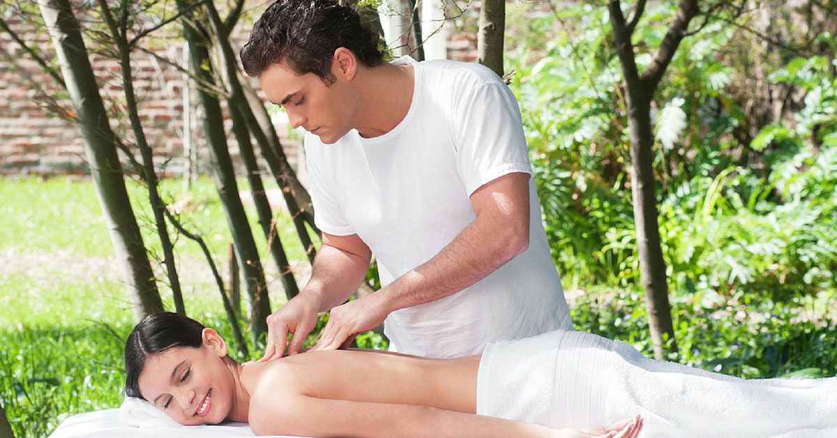 A wonderful outdoor massage by a therapist in Texas