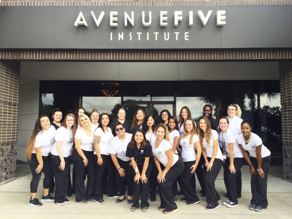 avenue five institute student group photo
